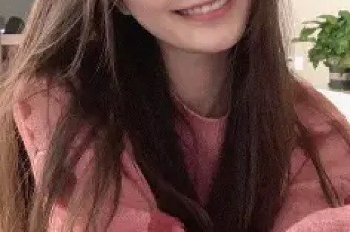 曝网红猴哥新恋情！轻抚对方背部颜值身材不输前妻何钰欣
