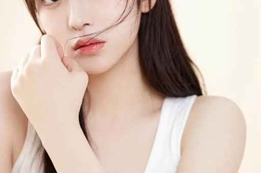 彻底压不住！女星深夜爆出陈小春猛料模范夫妻人设遭质疑