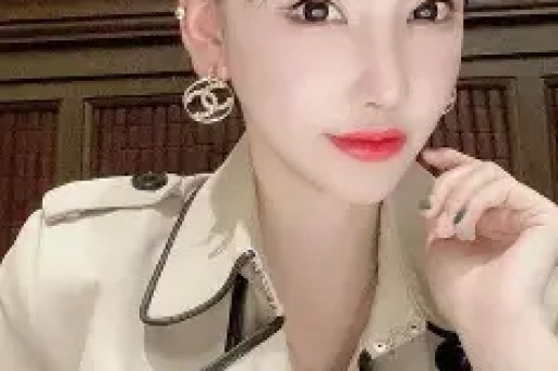 田一名与女生接吻